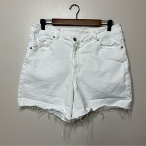 American Eagle White Raw Hem Mom Shorts Womens Size 14